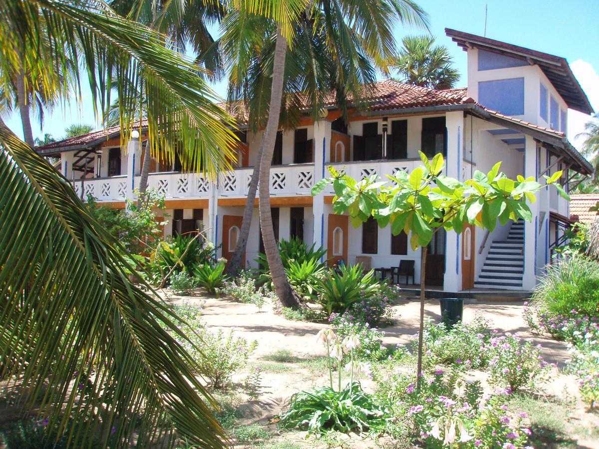 Stardust Beach Hotel Arugam Bay Exterior photo